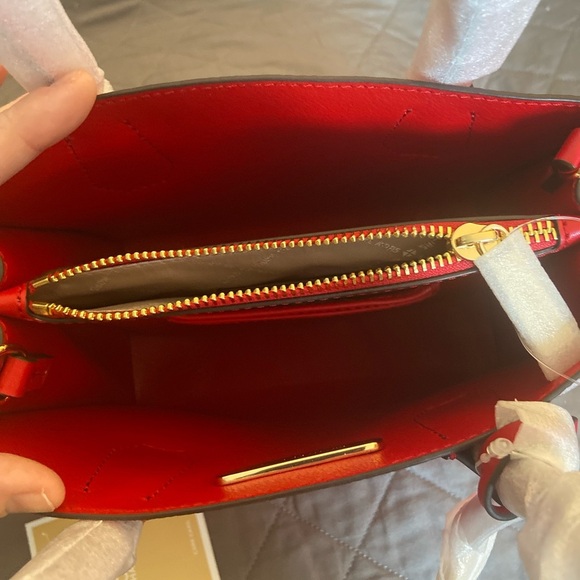 NWT Michael Kors Mercer Medium Pebbled Leather Crossbody Bag - Picture 10 of 13